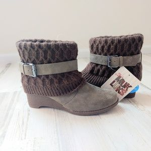 Shoes, clothes, accessories